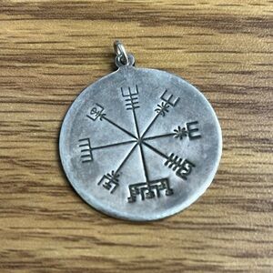 Vegvisir “Viking Compass” pendant